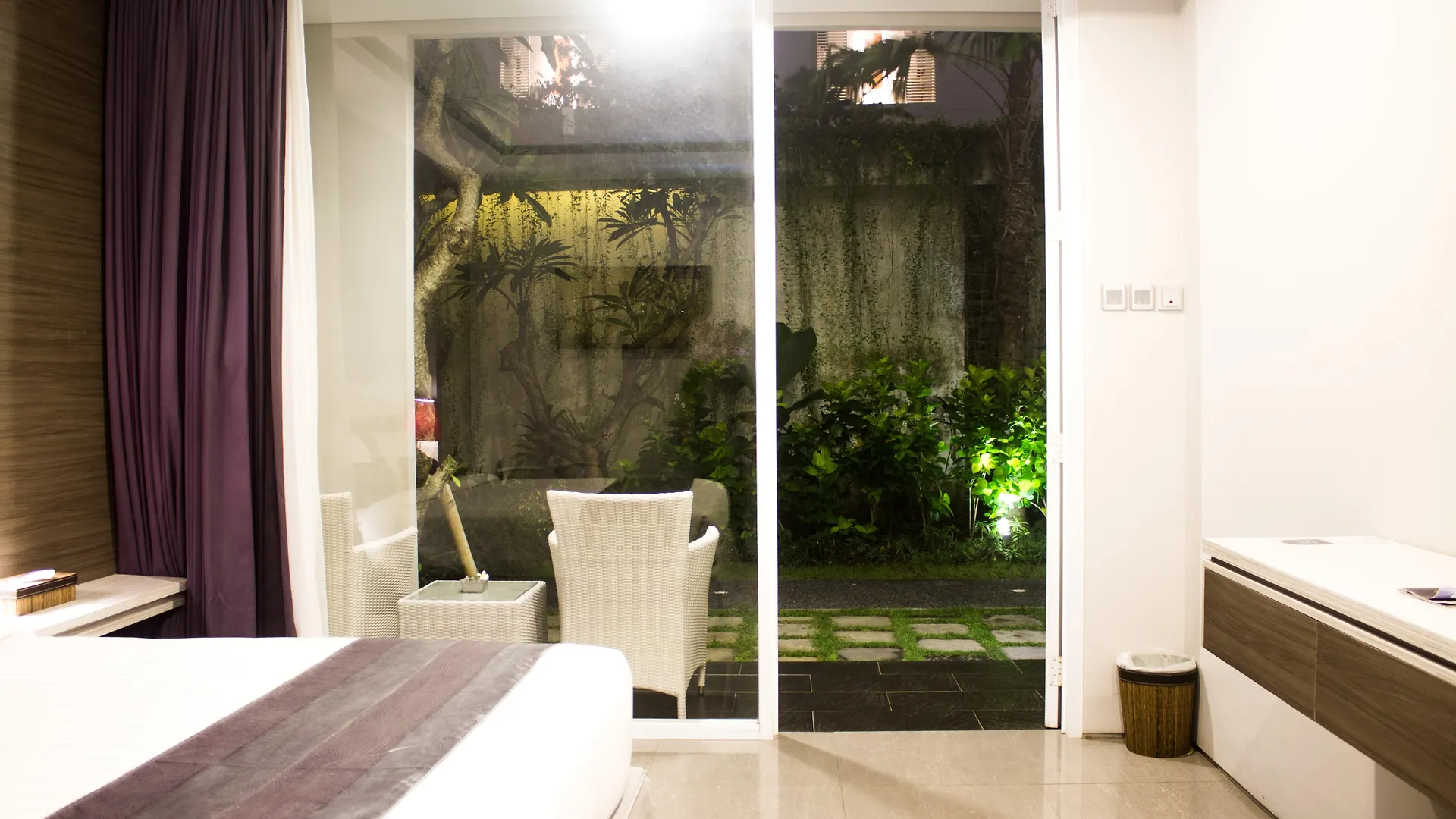 Transera Kamini Legian Hotel Indonesia