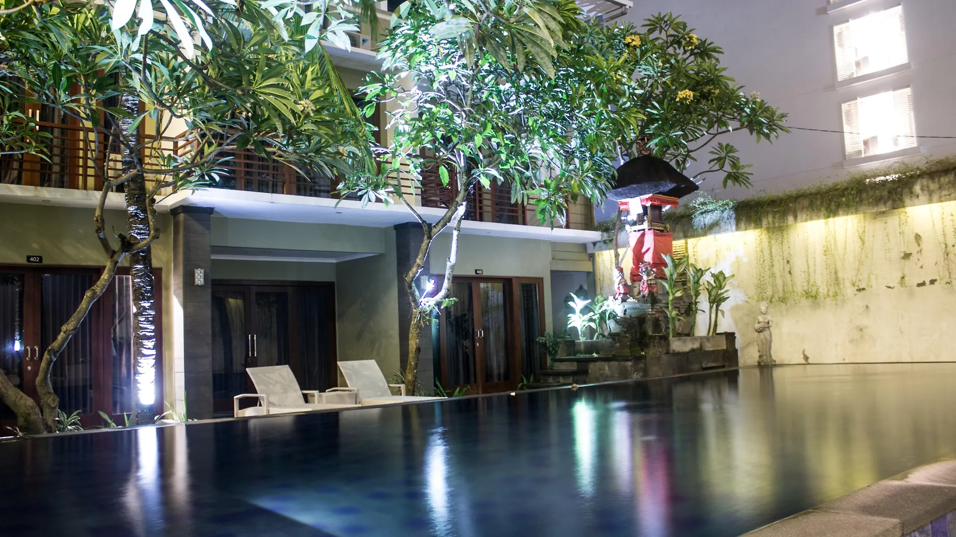 Transera Kamini Legian Hotel