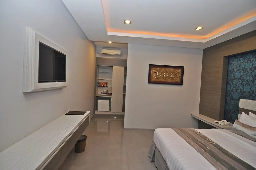 Transera Kamini Legian Hotel  Legian (Bali)