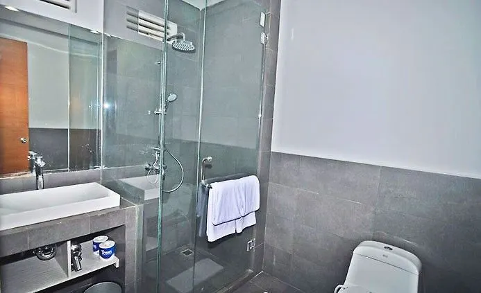 Transera Kamini Legian Hotel 3*,