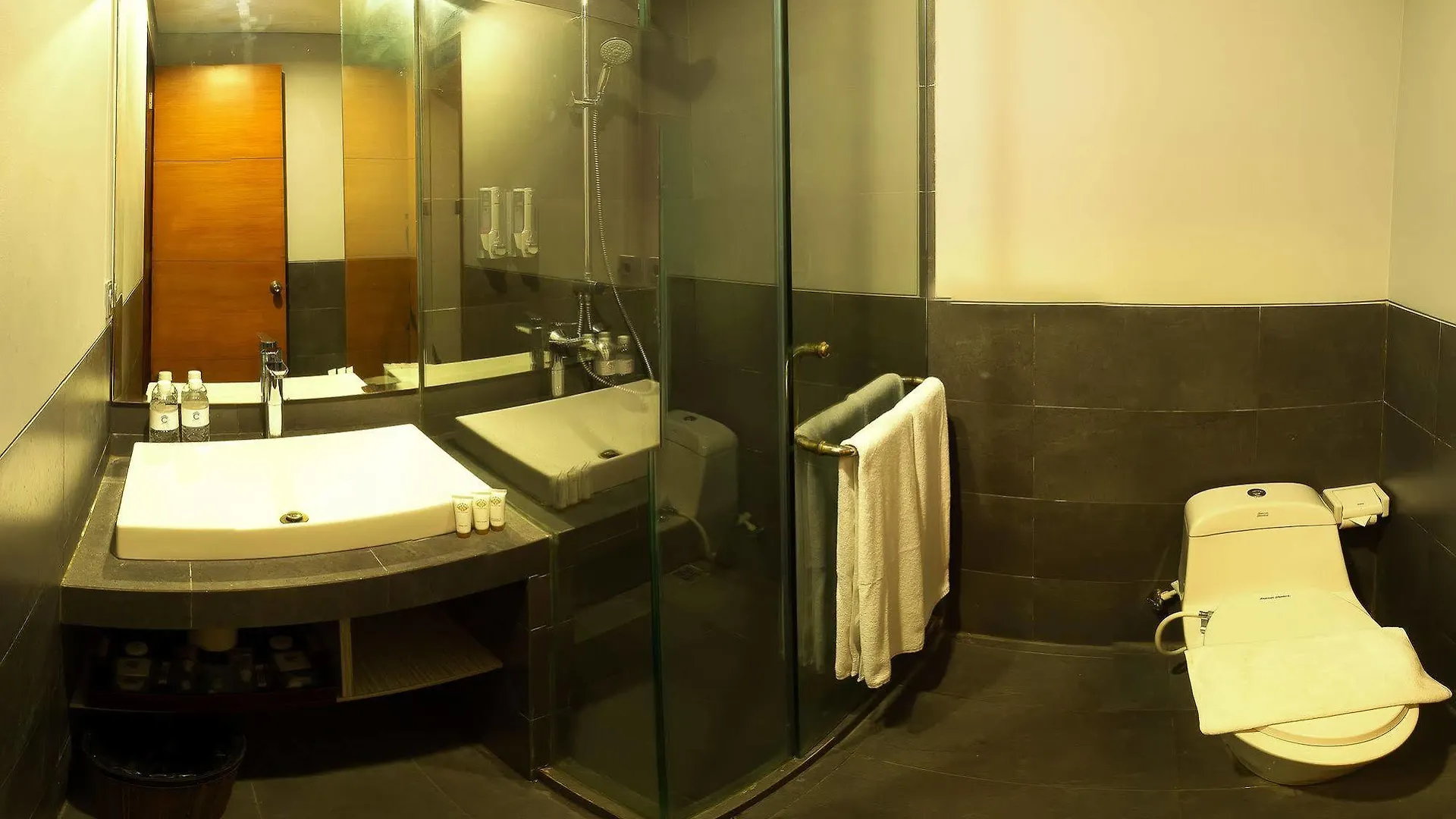 Transera Kamini Legian Hotel Indonésia